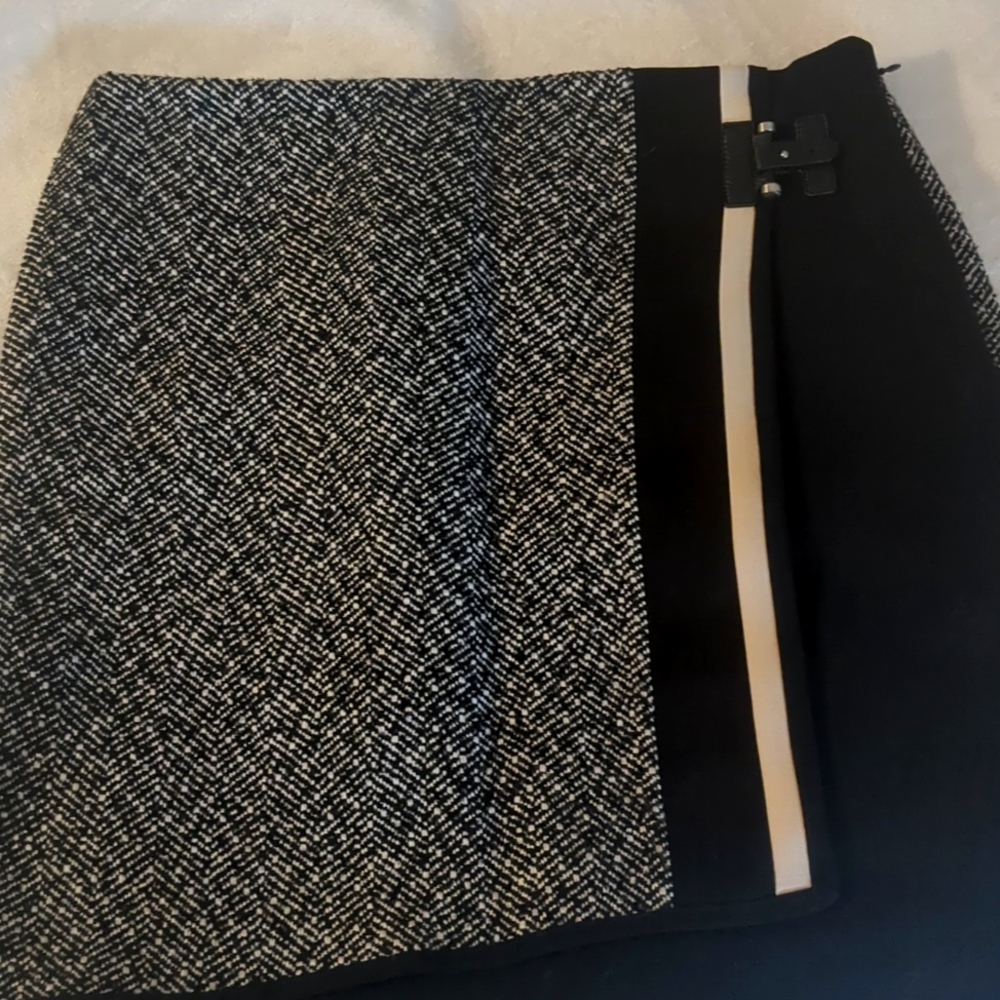 Black and White House Skirt